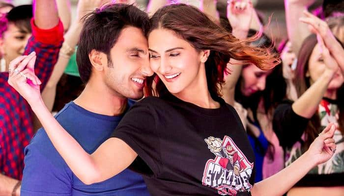 99 days to go for Ranveer Singh-Vaani Kapoor&#039;s &#039;Befikre&#039;!- Check out cutest GIF