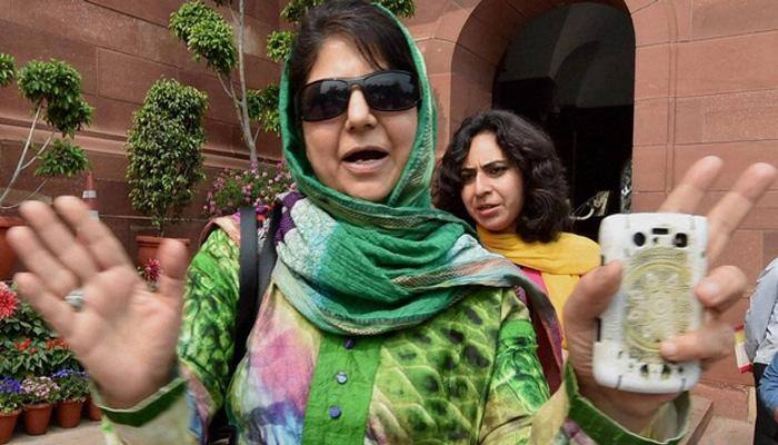 J&amp;K CM Mehbooba Mufti invites separatists to meet all-party delegation in Kashmir