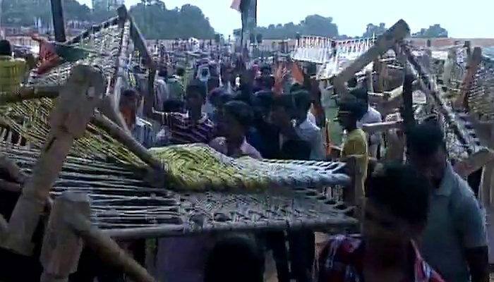 High drama! Chaos after Rahul Gandhi's 'Khat Pe Charcha' in UP's Deoria - WATCH