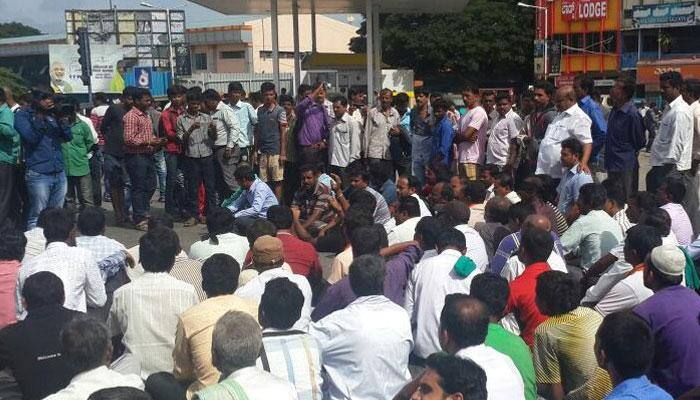 Cauvery water row: Anti-Tamil Nadu protests in Karnataka; PWD office, police station vandalised in Mandya