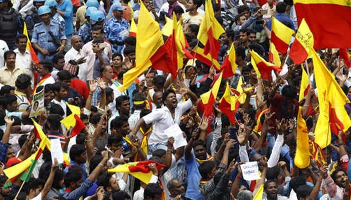 Massive violence erupts as SC directs Karnataka to release Cauvery water to Tamil Nadu; one dead