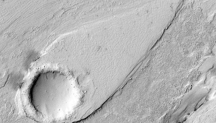 This image from NASA&#039;s Mars Reconnaissance Orbiter shows a streamlined form in Lethe Vallis – See pic!