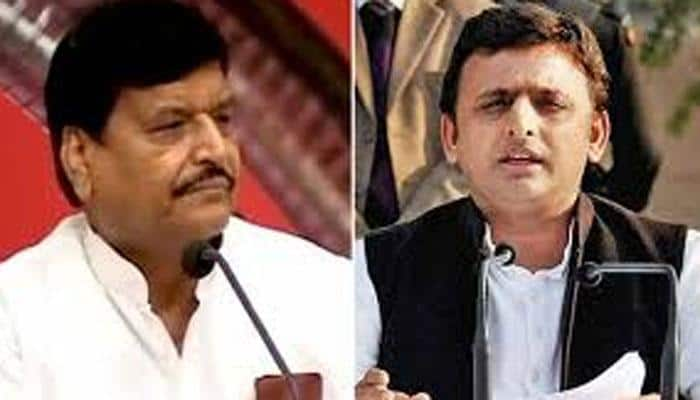 Shivpal arrives in Delhi, says not &#039;angry with Akhilesh&#039;; all eyes on Mulayam