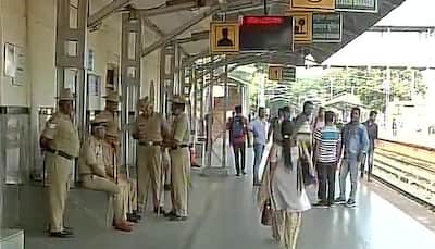 Cauvery row: Pro-Kannada protesters stage 'Rail Roko' protest in Mandya