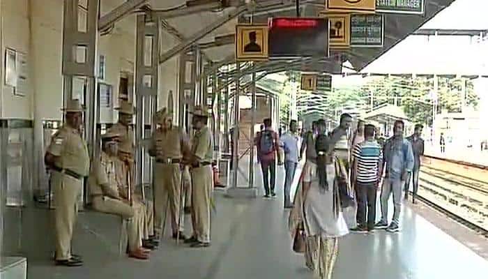 Cauvery row: Pro-Kannada protesters stage 'Rail Roko' protest in Mandya