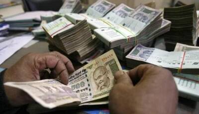 No plans to devalue rupee, market to determine value: Finance Ministry