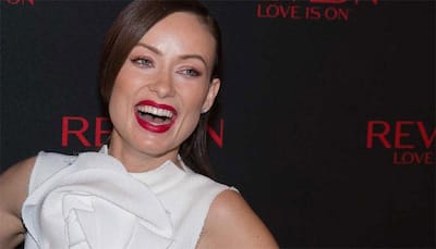Pregnant Olivia Wilde scolds subway riders for not giving her seat