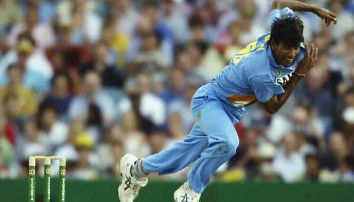 MUST WATCH: That famous broken bat! When Lakshmipathy Balaji hit Shoaib Akhtar for six