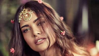 Esha Gupta turns showstopper at India Runway Week