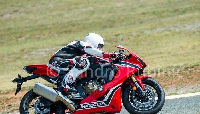 2017 Honda CBR1000RR (Fireblade) spied on race track