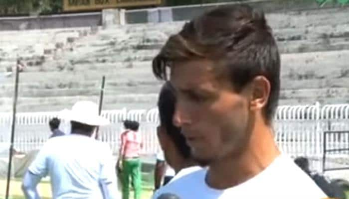 WATCH: FREAK! Pakistan unearth new weapon in ambidextrous pacer Yasir Jan