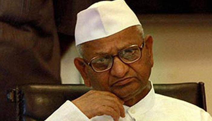 Anna Hazare flaunts his swag on 'The Kapil Sharma Show', no kidding! - Pic inside