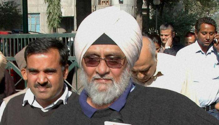 Virender Sehwag wished Bishan Singh Bedi on his birthday: Here's how his tweet backfired