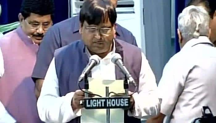 UP cabinet expansion: CM Akhilesh re-inducts &#039;tainted&#039; leader Prajapati