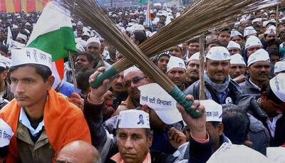 AAP says Navjot Singh Sidhu-led Awaaz-e-Punjab 'bargaining', Congress more welcoming