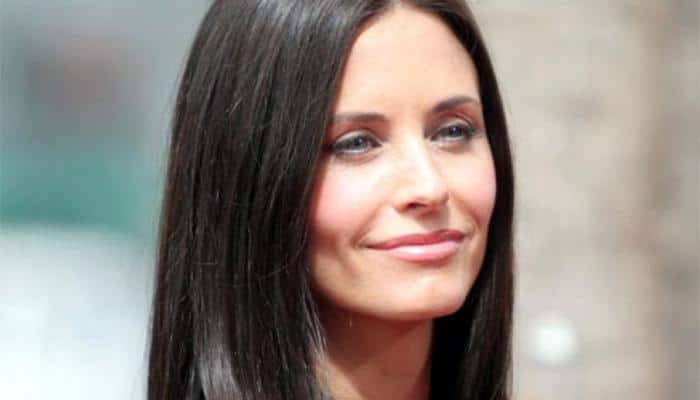 Courteney Cox defends Jennifer Aniston amid Angelina Jolie, Brad Pitt&#039;s divorce