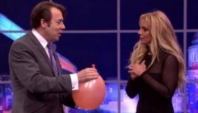Britney Spears sings Taylor Swift's 'Shake it off' on helium
