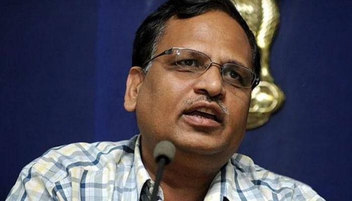 Woman who threw ink at Arvind Kejriwal, attacks AAP minister Satyendar Jain with shoe