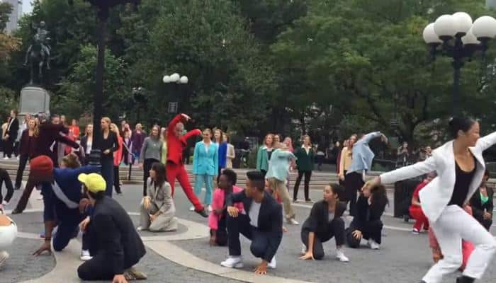 Hillary Rodham Clinton: Flash mob in New York City pays tribute to Democratic presidential nominee&#039;s pantsuits – Watch it groove