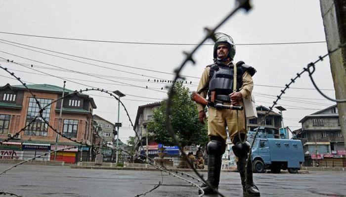 Kashmir unrest, day 91: Curfew in Srinagar as 13-year-old dies in pellet gun firing, hundreds protest 