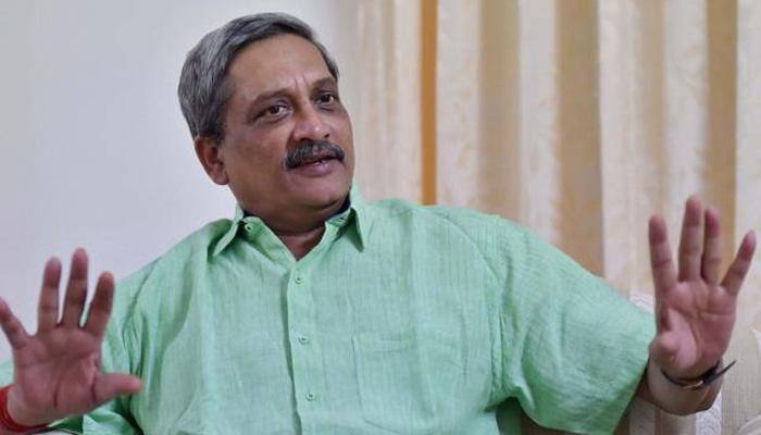  Laxmikant Parsekar defends Defence Minister Parrikar&#039;s visits to Goa