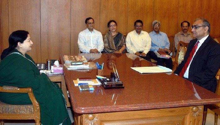 ‪Markandey Katju `had fallen in love` with 'lioness' Jayalalithaa when he was young – Read his post