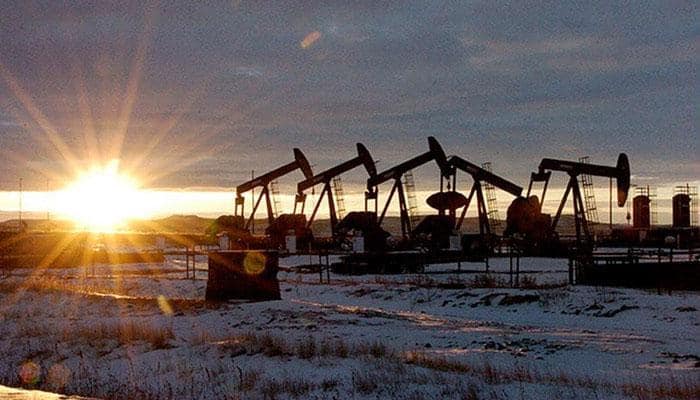 Oil glut to last until mid-2017 unless OPEC cuts output: IEA