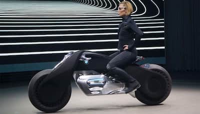 Motorrad Vision Next 100: BMW reveals its self-balancing motorcycle of the future