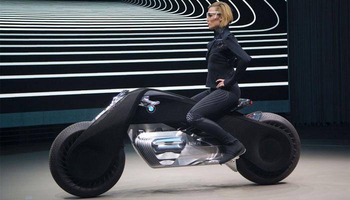 Motorrad Vision Next 100: BMW reveals its self-balancing motorcycle of the future