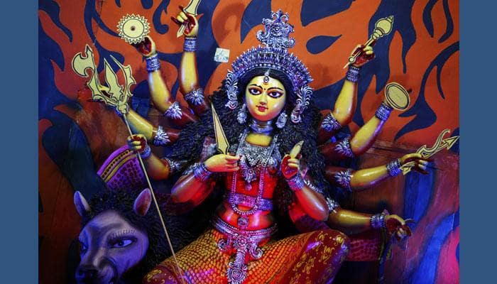 Vijaya Dashami 2016: Teary-eyed devotees bid emotional farewell to Maa Durga