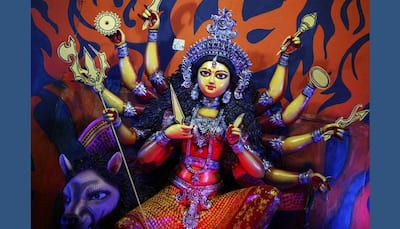 Vijaya Dashami 2016: Teary-eyed devotees bid emotional farewell to Maa Durga