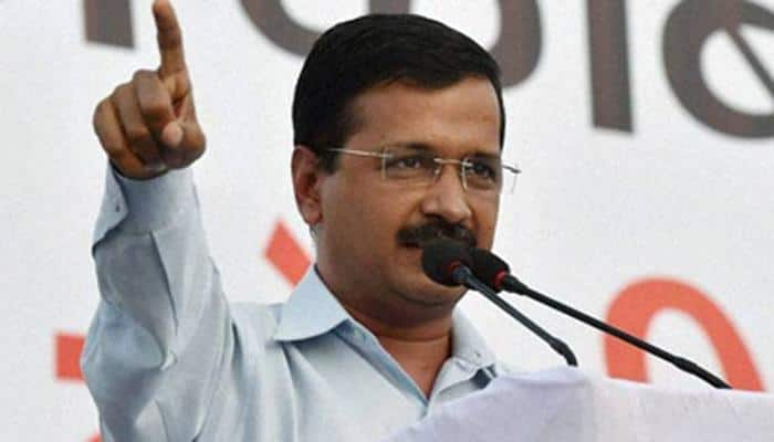 Arvind Kejriwal meets Patidar agitator families, labels BJP oppressive