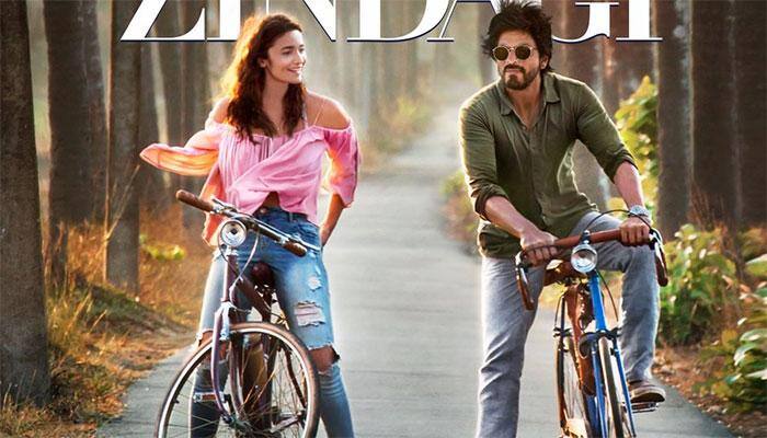 Dear Zindagi First Look, Protest against the film Ae Dil Hai Mushkil, Amitabh Bachchan and Shatrughan Sinha share the stage