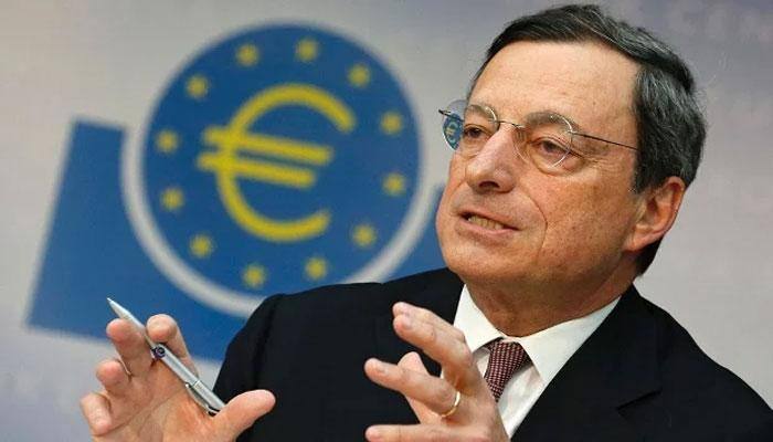  Mario Draghi says ECB 'didn`t discuss' winding down massive bond purchases 