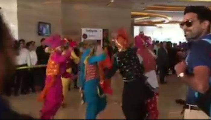 India vs New Zealand, 3rd ODI: Punjabi welcome by hotel staff for MS Dhoni &amp; Co in Mohali