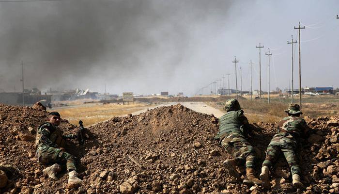 Wave of strikes as IS puts up tough defence of Mosul