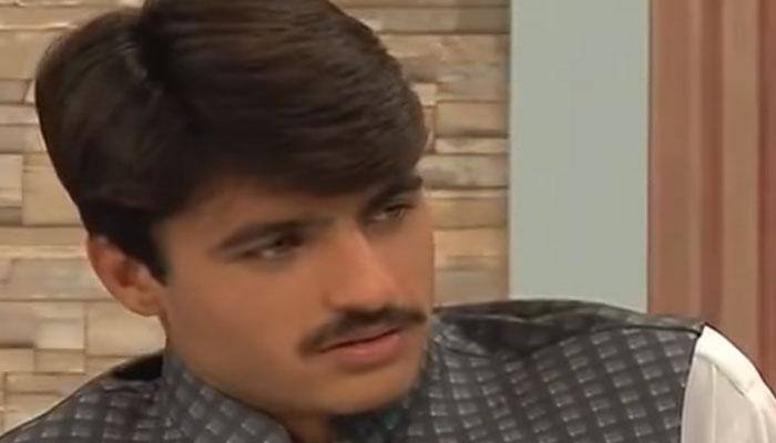 WATCH: What happened when blue-eyed Pakistani &#039;chai wala&#039; appeared in TV show; video sets internet on fire