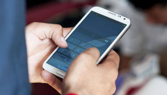 Govt mandates support for Indian languages in all mobile phones from July 2017