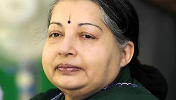 Jayalalithaa's right hand inflamed, signs off election affidavits with thumb print 