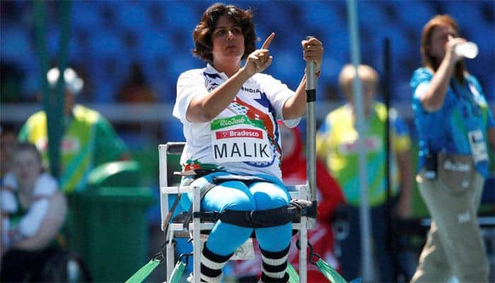 Narendra Modi felicitates Paralympics medallist Deepa Malik with cash reward of Rs 4 crore