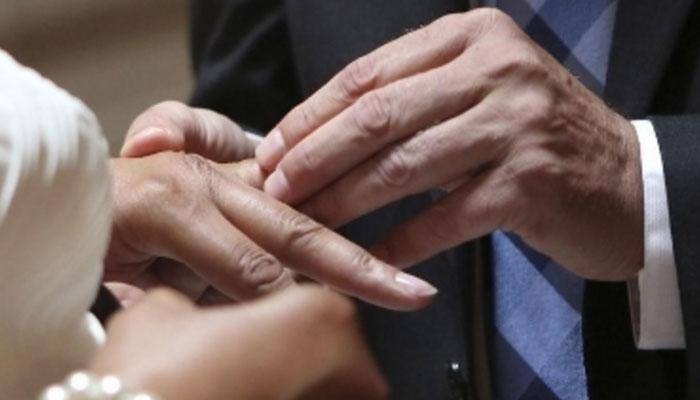 '60 percent Indian women look for spouses outside own caste'