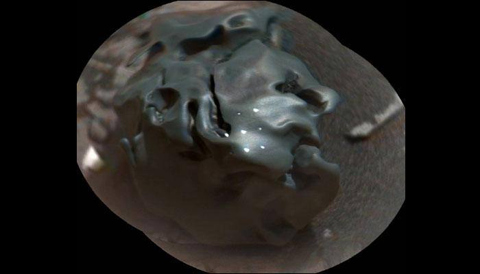 NASA's Curiosity captures strange rock on Mars surface; scientists confirm it's an iron meteorite! - See pic