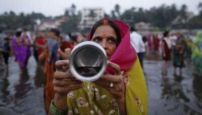 Chhath Puja 2016: Devotees to pay oblations to setting sun today