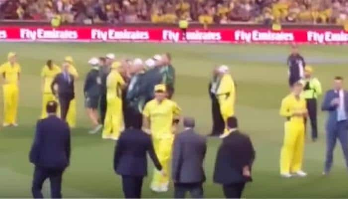 When Glenn Maxwell left an interview midway to hug Sachin Tendulkar – WATCH