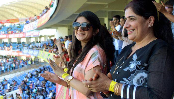 Epic moment! Pujaras celebrate home Test with Che's wife Puja Pabari leading the chorus in Rajkot — VIDEO