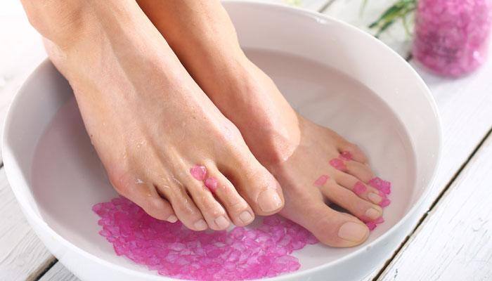 home remedy for cracked heels in winter