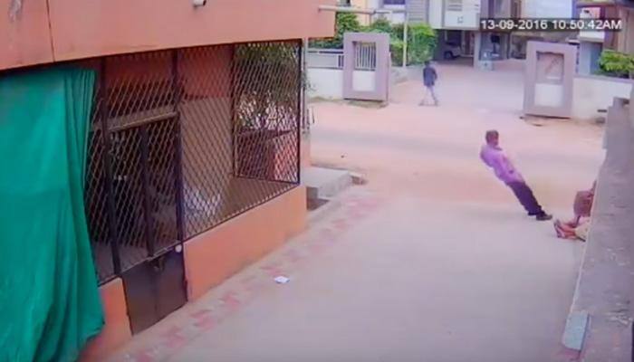 DISTURBING VIDEO: Man dies of heart attack while talking to family - Weak-hearted people SHOULDN'T WATCH
