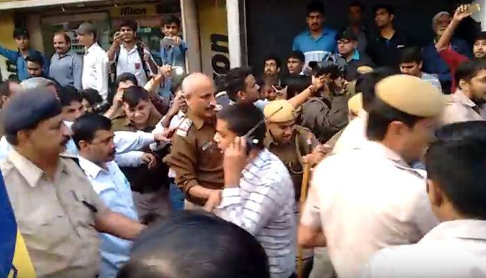 When Arvind Kejriwal was welcomed with “Hai, Hai” and “Modi, Modi” slogans outside bank – Watch videos