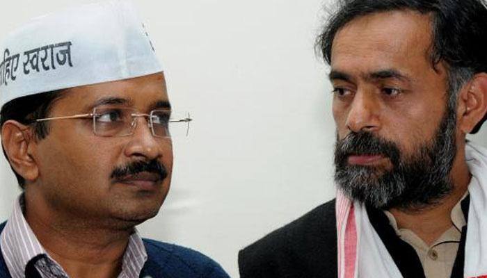 Yogendra Yadav writes to Arvind Kejriwal, urges to meet auto drivers demand by Nov 26