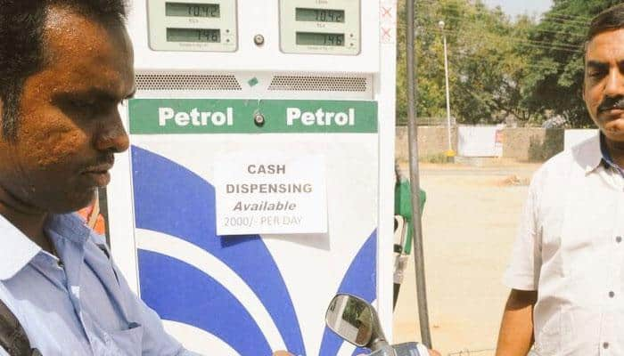 Demonetisation: You won&#039;t get cash at all petrol pumps, only at these select few